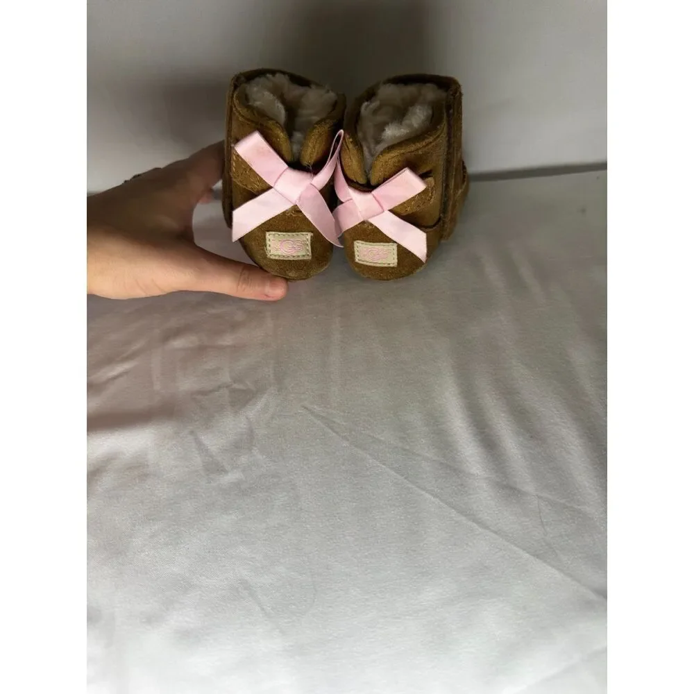 UGG Jesse Bow II Infant Boots Chestnut Pink Bow Sheepskin Suede Size 2/3 EU 18